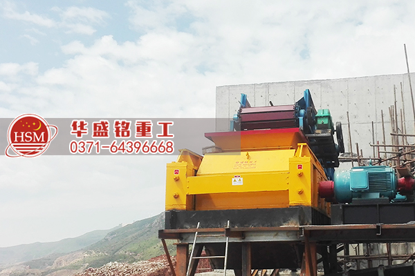 外貿(mào)訂單再創(chuàng)佳績，輥式破碎機出口國外。